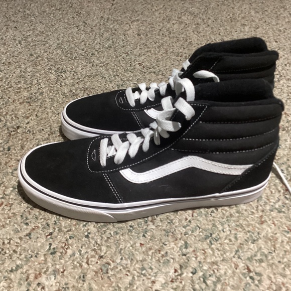 Mens Vans Sneakers, Size 9.5. Great condition. - Picture 3 of 6